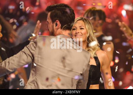 Moderatorin Florian Silbereisen GER und Saengerin Helene Fischer - ARD Liveshow Schlagercountdown - das große Premierenfest aus der EWE Arena in Oldenburg - Fotografiert am 25.03.2017 *** Moderator Florian Silbereisen GER und Sängerin Helene Fischer ARD Liveshow SchlagerCountdown the Big Premiere Party aus der EWE Arena in Oldenburg fotografiert am 25 03 2017 Pressebuero Schroedter Stockfoto