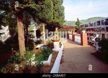 Friedhof. Puig de Missa, Santa Eularia des Riu, Ibiza, Balearen, Spanien. Stockfoto