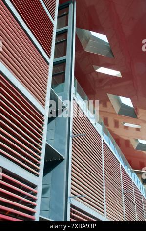 Detail der Fassade des Nationalmuseums Centro de Arte Reina Sofia. Madrid, Spanien. Stockfoto