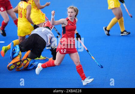 Die britische Charlotte Watson feiert, nachdem sie beim Spiel der FIH Hockey Pro League der Frauen im Lee Valley Hockey and Tennis Centre in London einen Treffer erzielt hat. Bilddatum: Dienstag, 11. Juni 2024. Stockfoto