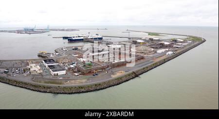 Luftaufnahme eines Gasterminals in Zeebrugge, Belgien Stockfoto