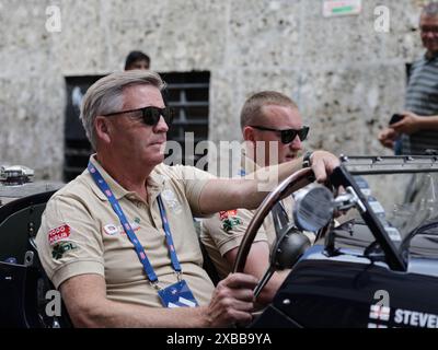 Brescia, Italien. Juni 2024. Die Teilnehmer vor dem Miglia Race 1000 2022 in Brescia (BS), Italien am 10. Juni 2024. Quelle: Unabhängige Fotoagentur/Alamy Live News Stockfoto