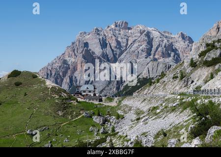 Valparola Pass im Sommer in den Dolomiten, Italien Stockfoto