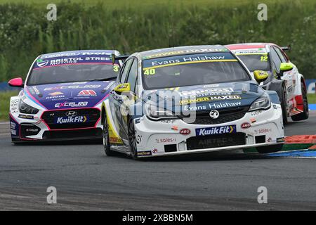 Aron Taylor-Smith, Vauxhall Astra, Evans Halshaw Power Maxed Racing, BTCC, British Touring Car Championship, Runden zehn, elf und zwölf der 202er Stockfoto