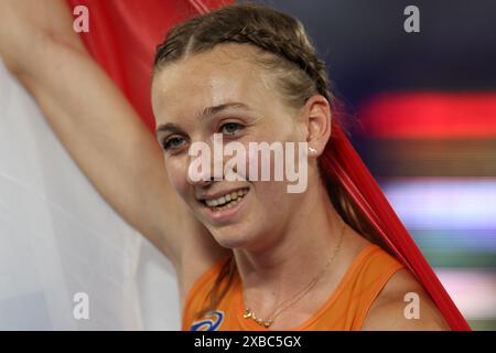 Rom, Italien. Juni 2024. Leichtathletik: Europameisterschaften, 400-Meter-Hürden, Frauen, Finale, Femke Bol aus den Niederlanden feiert nach dem Sieg. Quelle: Oliver Weiken/dpa/Alamy Live News Stockfoto