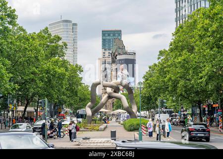 Berlin,10.06.2024,Kaiser-Wilhelm-Gedächtniskirche mit Werbung anlässlich der Fussball EM der Männer in Deutschland adidas *** Berlin,10 06 2024,Kaiser-Wilhelm-Gedächtniskirche mit Werbung anlässlich der Fußball-Europameisterschaft der Herren in Deutschland adidas Stockfoto