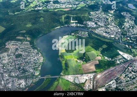 Aus der Vogelperspektive von einer großen Höhe des Harkorter Sees, links im Bild die Stadt Wetter (Ruhr) an der Ruhr, Nordrhein-Westfalen, Deutschland Stockfoto