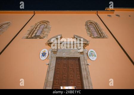 Kathedrale von San Gerlando in Agrigento, Sizilien, Italien bei Nacht. Stockfoto