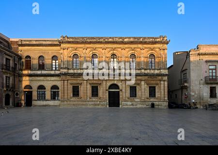 Palazzo della Sovrintendenza ai Beni Culturali della Provincia di Siracusa, Sizilien, Italien Stockfoto