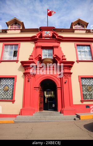 Palacio de Justicia oder der Justizpalast auf dem Plaza de Armas in Puno, Peru, Südamerika Stockfoto