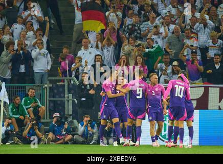 Pascal Gross, DFB 5 feiert sein Tor 2-1, Happy, lagh, Celebration, mit David Raum, DFB 3 Nico Schlotterbeck, DFB 3 Niclas Füllkrug, DFB 9 Jamal Musiala, DFB 10 Leroy SANE, DFB 19 im Freundschaftsspiel DEUTSCHLAND - GRIECHENLAND 2-1 in Vorbereitung auf die Europameisterschaft 2024 am 3. Juni 2024 in Nürnberg. Fotograf: Peter Schatz Stockfoto