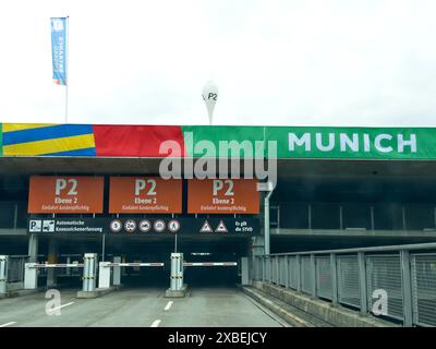 München, Deutschland. Juni 2024. Allianz Arena vor dem Start der Fußball-UEFA-Europameisterschaft 2024 in Deutschland, Saison 2023/2024, am 12. Juni 2024 in München. Fotograf: ddp Images/STAR-Images Credit: ddp Media GmbH/Alamy Live News Stockfoto