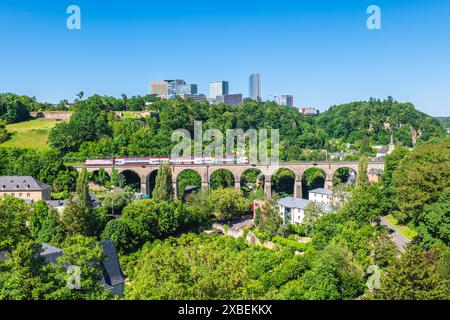 Die Passerelle, auch bekannt als das Luxemburger Viadukt, ist ein Viadukt in Luxemburg-Stadt im Süden Luxemburgs. Stockfoto