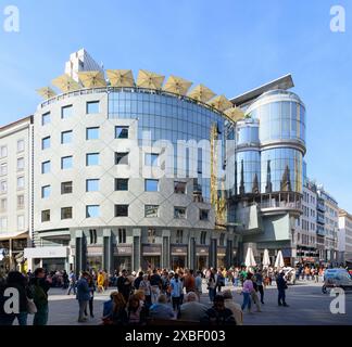 Wien, Österreich - Haas Haus gemischte Entwicklung am Stephansplatz von Hans Hollein Stockfoto