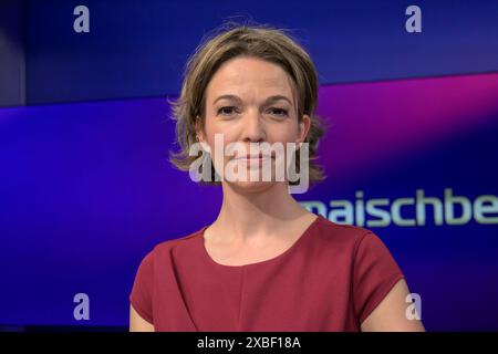 Anna Planken Moderatorin, zu Gast bei - maischberger, Polittalk, TV, Format, mit Moderatorin - Sandra Maischberger, das erste, 11.06..2024, *** Anna Planken Moderatorin , Gast auf maischberger, Polittalk, TV, Format, mit Moderatorin Sandra Maischberger, das erste, 11 06 2024, Copyright: HMBxMedia/UwexKoch Stockfoto