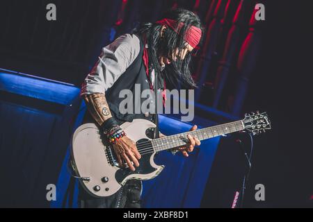 Aarhus, Dänemark. Juni 2024. Gitarrist Tommy Henriksen tritt live mit der amerikanischen Sängerin Alice Cooper im Musikhuset in Aarhus auf. (Foto: Gonzales Photo/Alamy Live News Stockfoto