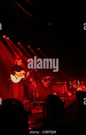 Thom Yorke, Jonny Greenwood und Tom Skinner, v.l., von der Band The Smile bei einem Konzert in der Uber Eats Music Hall in Berlin, 11. Juni 2024. The Smile Konzert Berlin *** Thom Yorke, Jonny Greenwood und Tom Skinner, von links, von der Band The Smile bei einem Konzert in der Uber Eats Music Hall in Berlin, 11. Juni 2024 The Smile Konzert Berlin Stockfoto