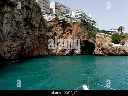 Antalya, Türkei - 22. April 2024, wunderschöner Blick auf die Küste in Antalya, Turkiye Stockfoto