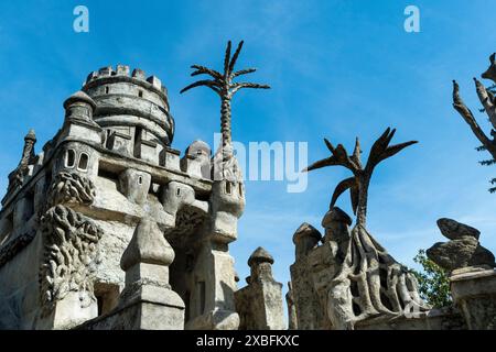 Hauterives. Der ideale Palast des Postmannes Ferdinad Cheval, naive Kunst, Drôme, Auvergne-Rhone-Alpes, Frankreich Stockfoto