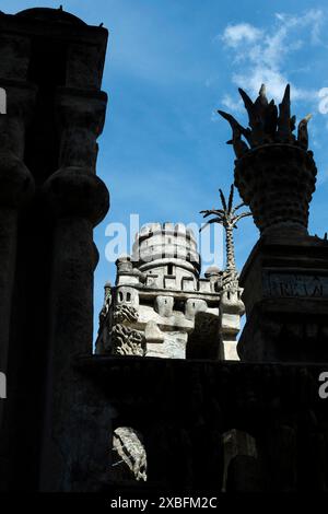 Hauterives. Der ideale Palast des Postmannes Ferdinad Cheval, naive Kunst, Drôme, Auvergne-Rhone-Alpes, Frankreich Stockfoto