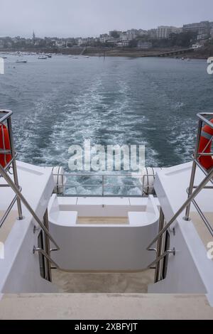 Compagnie Corsaire am Jachthafen Dinard im Departement Ille et Vilaine in der Bretagne in Frankreich am 27. Mai 2022. Bateau de Croisiere de l Stockfoto