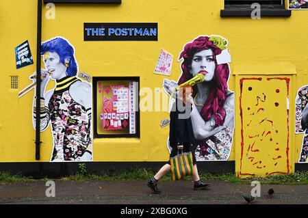 Music Emporium, GebŠude mit Bildern von David Bowie, und Amy Whitehouse, North Laine, Brighton, England Stockfoto