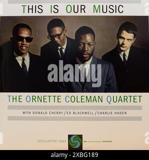 Plattencover aus Vintage-Vinyl. Ornette Coleman Quartet - This is ouer Music 1960 Stockfoto