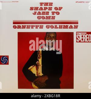 Plattencover aus Vintage-Vinyl. Ornette Coleman – die Form des Jazz wird 1959 kommen Stockfoto