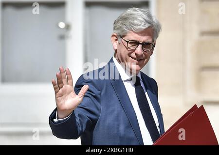 Paris, Frankreich. Juni 2024. Der französische stellvertretende Minister für Gesundheit und Prävention Frederic Valletoux verlässt das Elysee-Schloss nach dem Ministerrat in Paris am 12. Juni 2024. Foto: Firas Abdullah/ABACAPRESS. COM Credit: Abaca Press/Alamy Live News Stockfoto