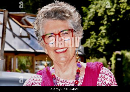 Prue Leith. RHS Hampton Court Palace Garden Festival, Hampton Court, East Molesey, Surrey. Stockfoto