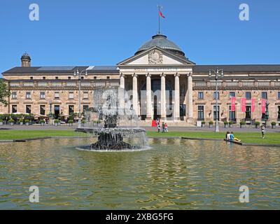 Geographie / Reisen, Deutschland, Hessen, Wiesbaden, kurhaus, casino, Brunnen, Landeshauptstadt Wiesbaden, ZUSÄTZLICHE RECHTE-CLEARANCE-INFO-NICHT-VERFÜGBAR Stockfoto