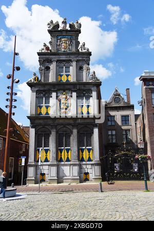 Hoorn, Niederlande. Juni 2024. Die Statue von Jan Pietszoon Coen auf dem Marktplatz in Hoorn. Hochwertige Fotos Stockfoto