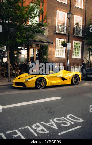 Ferrari LaFerrari auf Londons Straßen Stockfoto