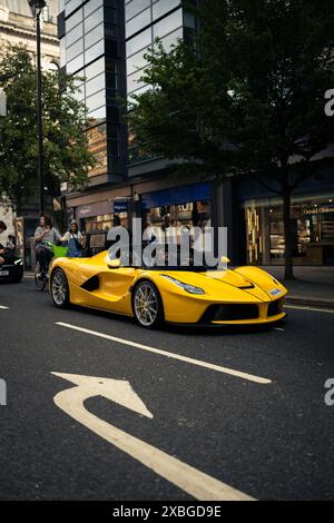 Ferrari LaFerrari auf Londons Straßen Stockfoto