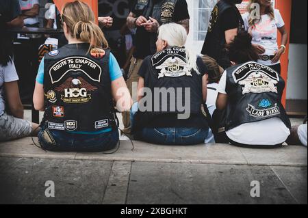 Italien, 09. Juni 2024: Motorräder der legendären Marke Harley Davidson auf der EUROPÄISCHEN H.O.G.-RALLYE der Senigallia Ancona Marche Stockfoto