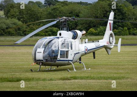 Gazelle Display Team Landing, RAF Cosford Airshow, Midlands, Großbritannien, 9. Mai 2024 Stockfoto