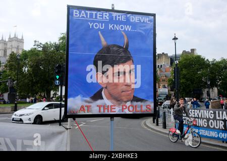 Westminster, London, Großbritannien. Juni 2024. Parlamentswahlen in Großbritannien: Demonstranten gegen die Konservativen in Westminster. Quelle: Matthew Chattle/Alamy Live News Stockfoto