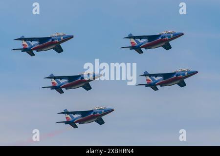 Patrouille de France auf der Temps des Helices Air Show 2024 in La Ferte-Alais, Frankreich Stockfoto