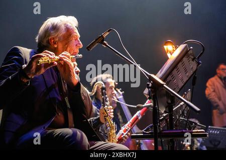 Pepe Lienhard und sein Pepe Lienhard Orchester beim Konzert Eine Hommage an Ennio Morricone im Theaterhaus. Stuttgart, 28.03.2024 *** Pepe Lienhard und sein Pepe Lienhard Orchester beim Konzert Eine Hommage an Ennio Morricone im Theaterhaus Stuttgart, 28 03 2024 Foto:xDeondox/xFuturexImagex lienhard 4303 20240612 Stockfoto