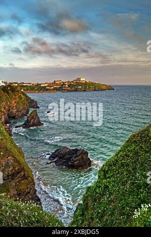 Großbritannien, Cornwall, Newquay, mit Blick auf den Great Western Beach in Richtung Atlantic Hotel. Stockfoto