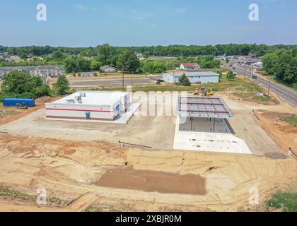 Eine Luftaufnahme einer Tankstelle im Bau in Edwardsburg Michigan Stockfoto