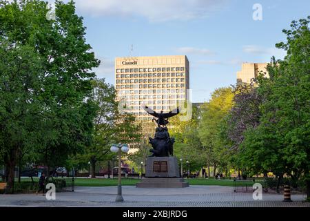 Ottawa, Kanada - 16. Mai 2024 - National Aboriginal Veterans Monument im Confederation Park in Ottawa. Stockfoto