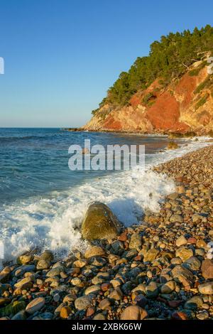 Hafen Valldemossa, Kiesstrand, Mallorca. Balearen, Spanien Stockfoto