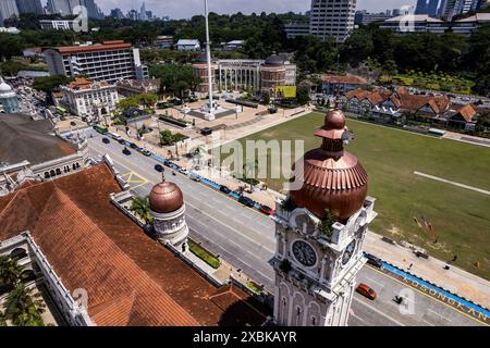 Ein Blick aus der Vogelperspektive auf das Sultan Abdul Samad Gebäude oder den Merdeka Platz im Stadtzentrum Stockfoto