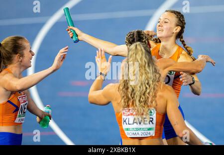 ROM: Lieke Klaver, Cathelijn Peeters, Lisanne de Witte und Femke Bol in Aktion während der 4x400-Staffel am letzten Tag der Leichtathletik-Europameisterschaft. ANP IRIS VAN DEN BROEK Stockfoto