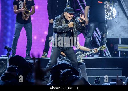 Mailand, Italien. Juni 2024. Concerto di Vasco Rossi allo stadio San Siro di Milano (Italia) - Mercoledì 12 Giugno 2024 (Foto Claudio Furlan/Lapresse) Vasco Rossi Konzert im Stadion San Siro in Mailand (Italien) - Mittwoch, 12. Juni 2024 (Foto Claudio Furlan/Lapresse) Credit: LaPresse/Alamy Live News Stockfoto