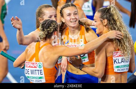 ROM: Lieke Klaver, Cathelijn Peeters, Lisanne de Witte und Femke Bol in Aktion während der 4x400-Staffel am letzten Tag der Leichtathletik-Europameisterschaft. ANP IRIS VAN DEN BROEK Stockfoto