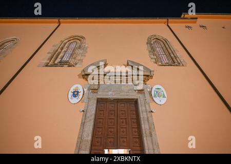 Kathedrale von San Gerlando in Agrigento, Sizilien, Italien bei Nacht. Stockfoto