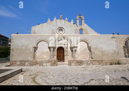 Kirche San Giovanni, im Untergeschoss gibt es Krypten, die berühmten Katakomben des Heiligen Johannes (Chiesa di San Giovanni alle Katakombe), Syrakus, Sizilien, Stockfoto