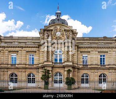 Schloss Luxemburg, Sitz des Senats von Frankreich und des Musée du Luxembourg, im Jardin du Luxembourg, 6. Arrondissement, Paris. Stockfoto